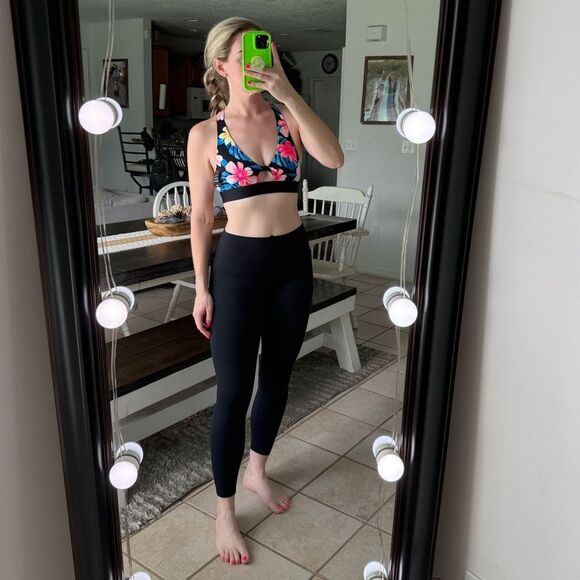 PINK Victoria's Secret Black Tropical Keyhole Gym To Swim Sports Bra - Picture 2 of 11